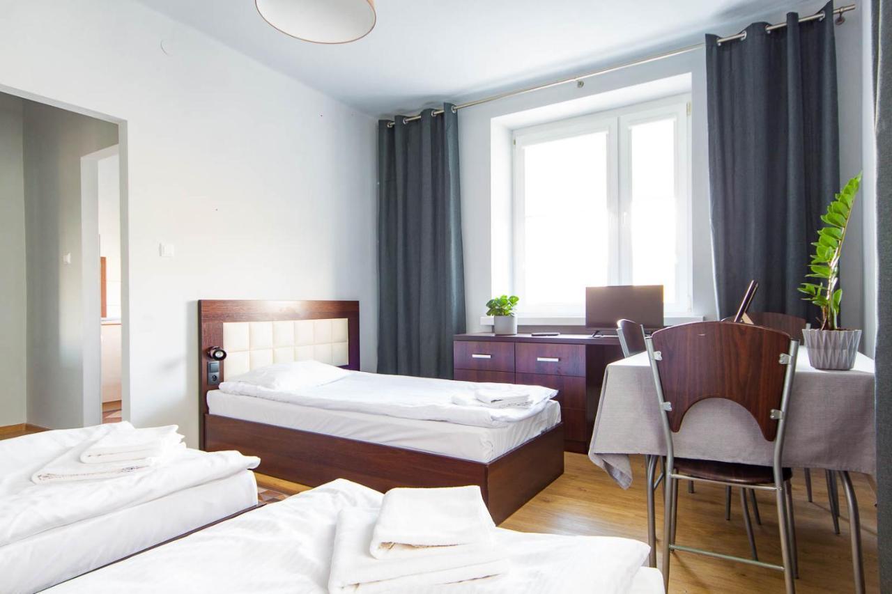 Avion Hotel Świdnik Екстериор снимка