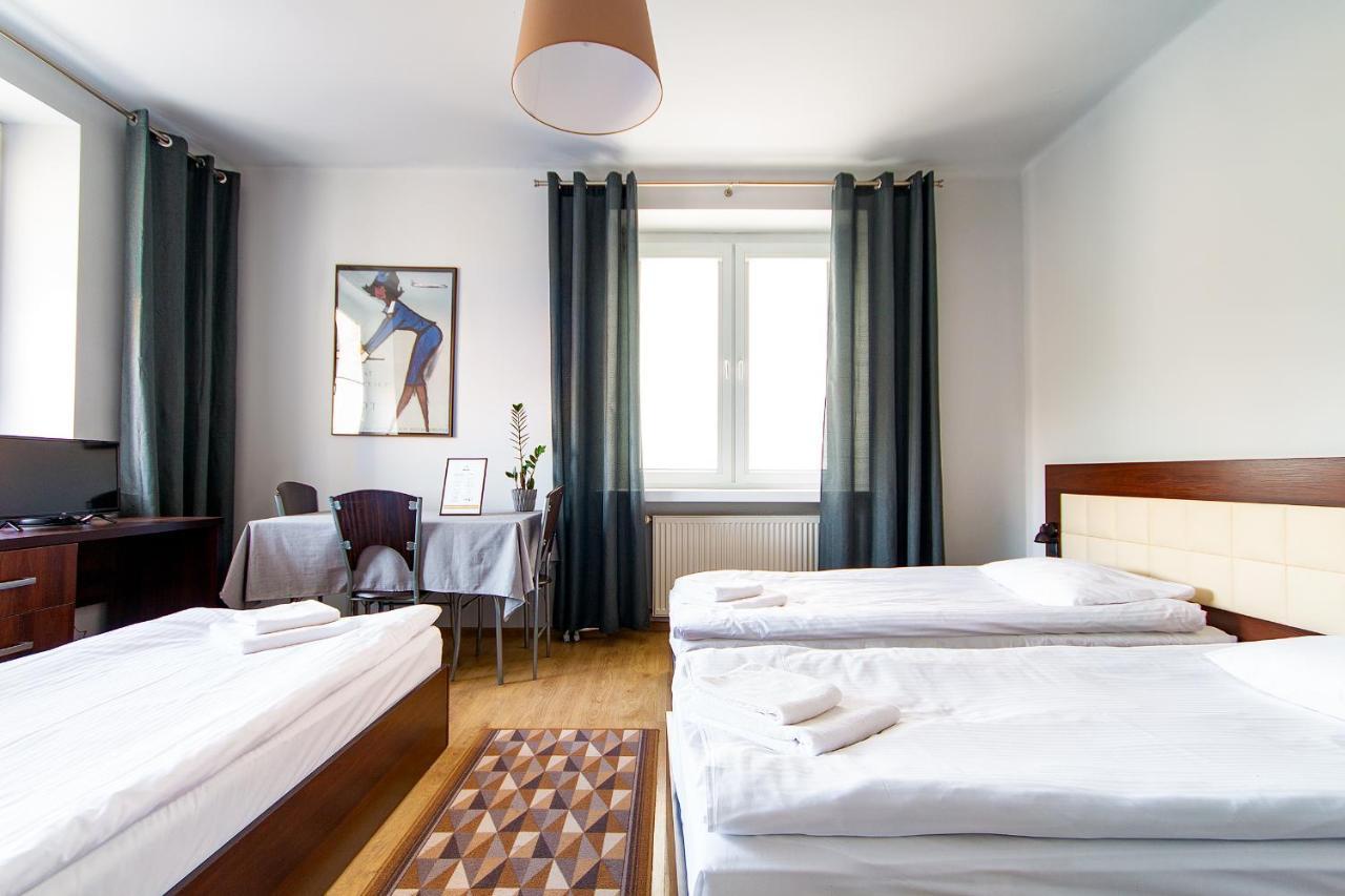 Avion Hotel Świdnik Екстериор снимка
