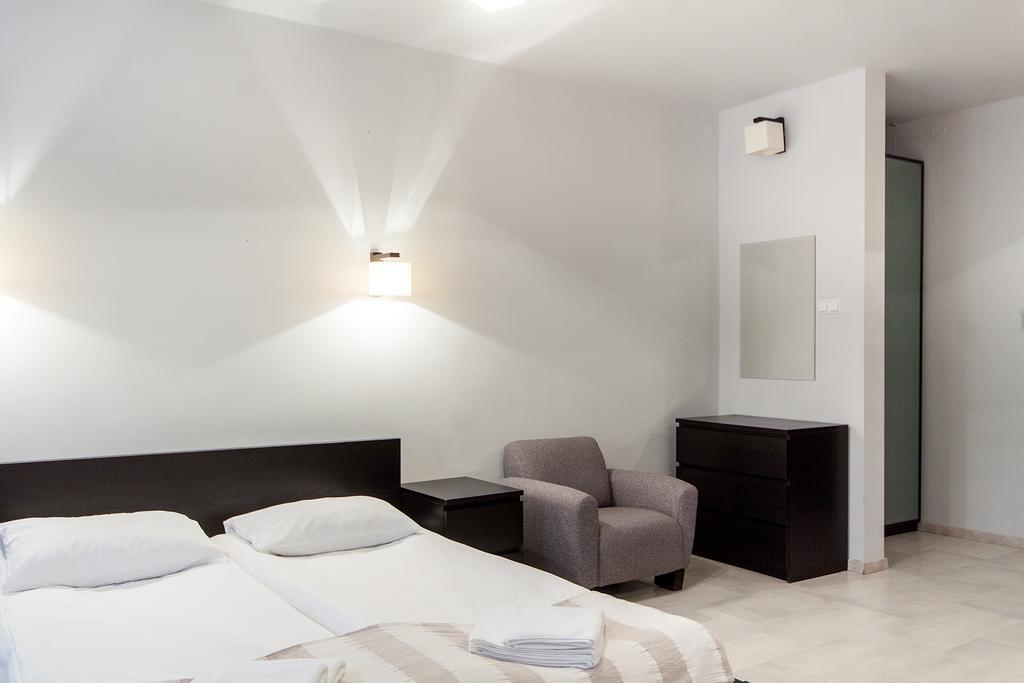 Avion Hotel Świdnik Стая снимка