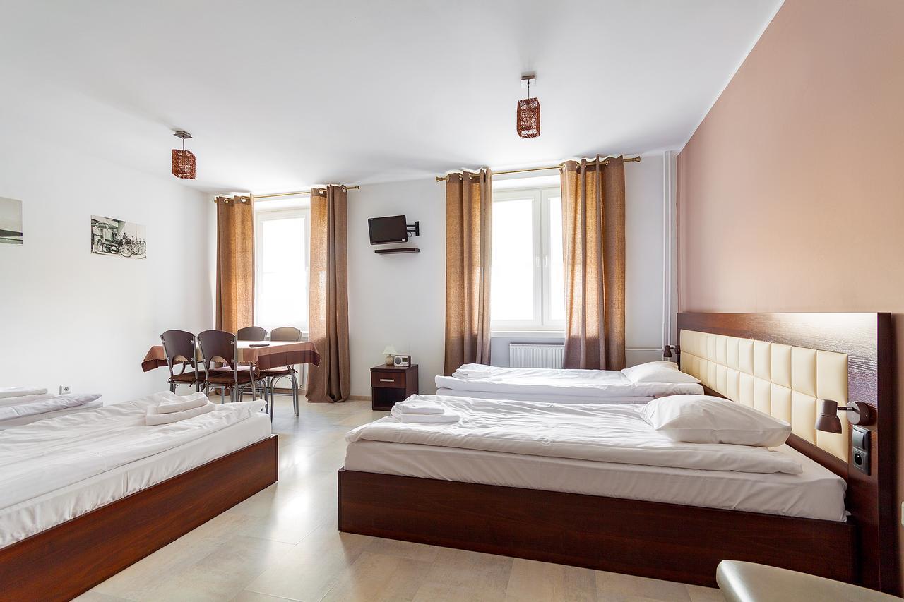 Avion Hotel Świdnik Екстериор снимка